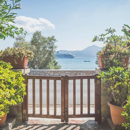 Kourita Garden Apartment With Sea View Near To The Port Of Milos Adamantas  Exterior foto
