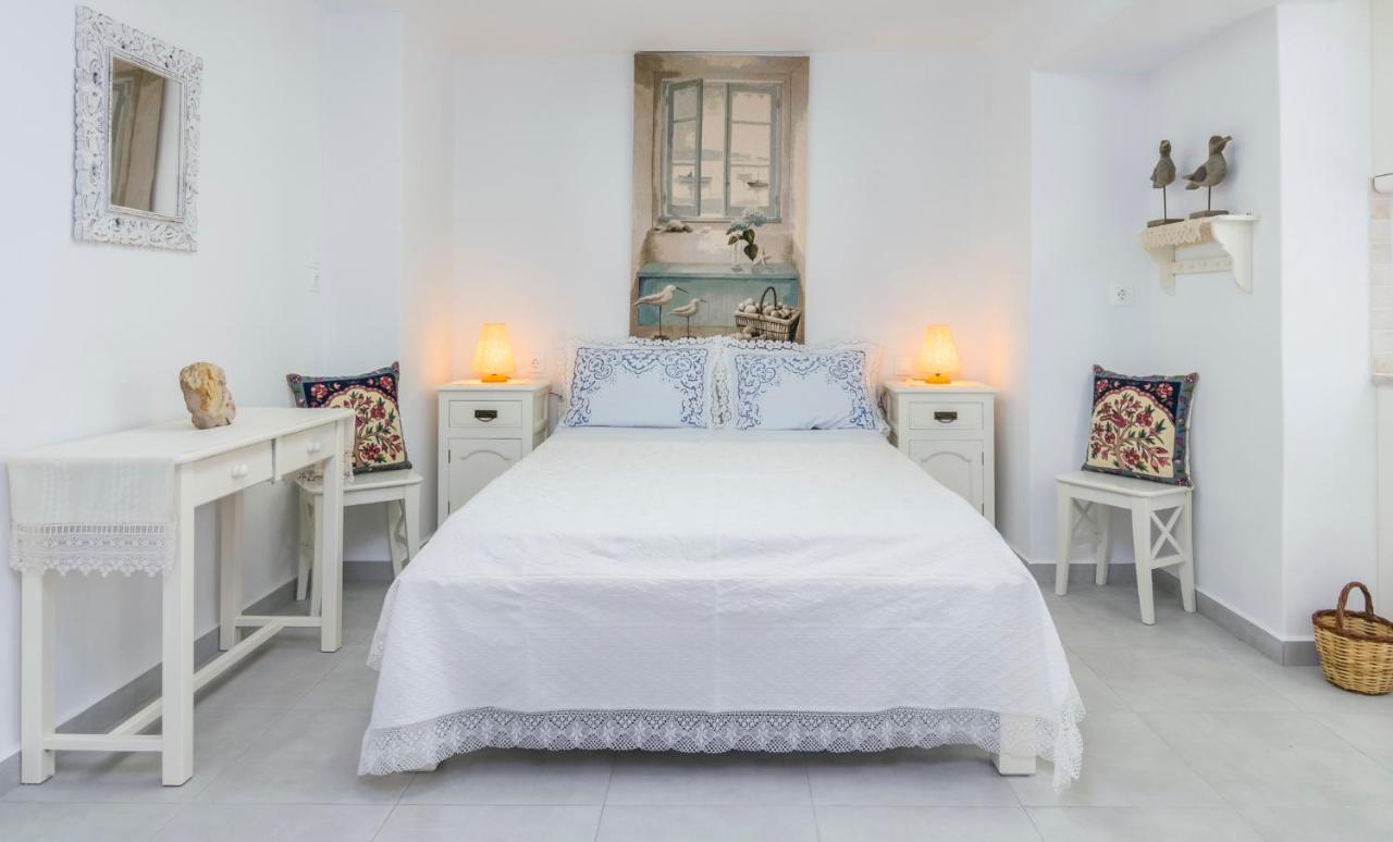 Kourita Garden Apartment With Sea View Near To The Port Of Milos Adamantas  Exterior foto