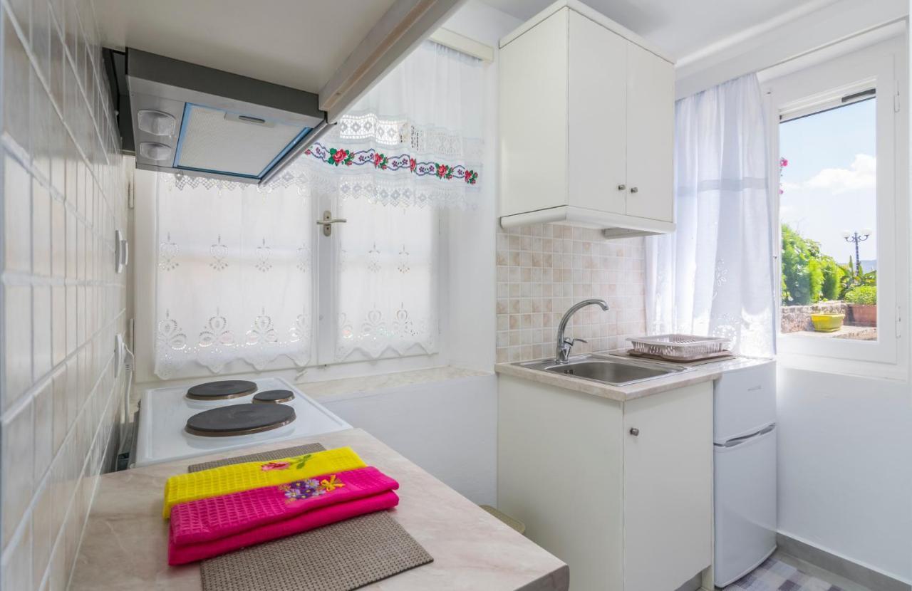 Kourita Garden Apartment With Sea View Near To The Port Of Milos Adamantas  Exterior foto